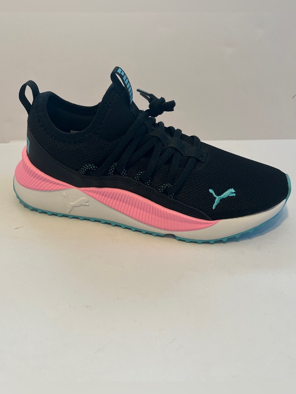 Puma Women's Black Athletic Sneaker with Pink & Aqua Detailing size 5 Shoes